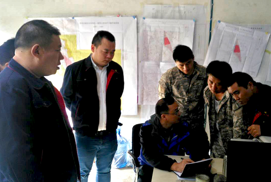 武警黃金地質(zhì)研究所總工程師到貴州開元調(diào)研指導(dǎo)工作——集團(tuán)董事長(zhǎng)許明月赴貴州全程陪同