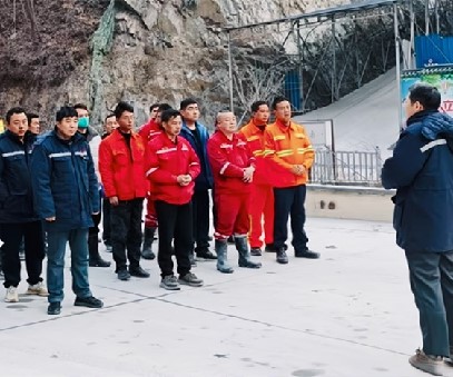 實(shí)戰(zhàn)演練，防患未“燃”｜雙河金礦開(kāi)展冬季火災(zāi)應(yīng)急預(yù)案演練